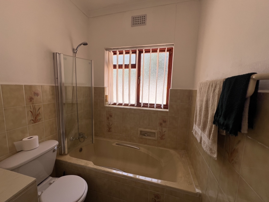 1 Bedroom Property for Sale in Table View Western Cape